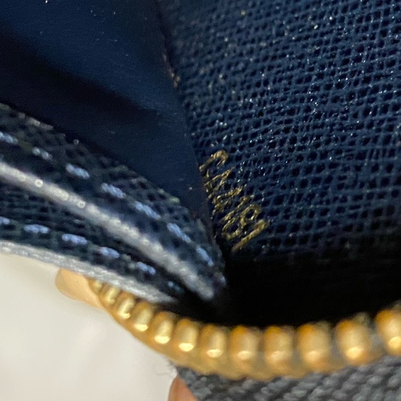 Louis Vuitton Monogram Zip-Around Wallet - Picture 13 of 13